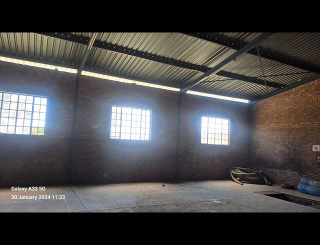 INDUSTRIAL PROPERTY TO RENT IN LAEZONIA